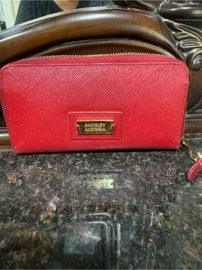 Badgley Mischka Red Saffiano Zip Wallet with Gold Plate